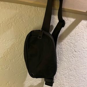 Lululemon Everywhere Bag, black
